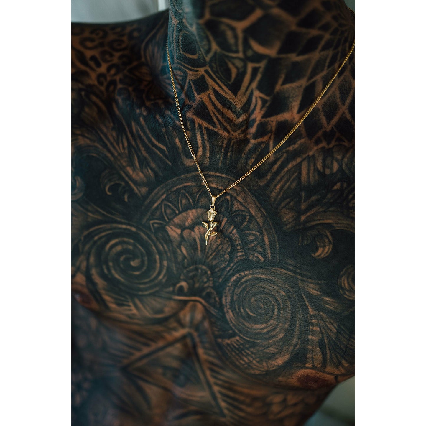 Gold Pendant Necklace - The Rose - linkedlondon