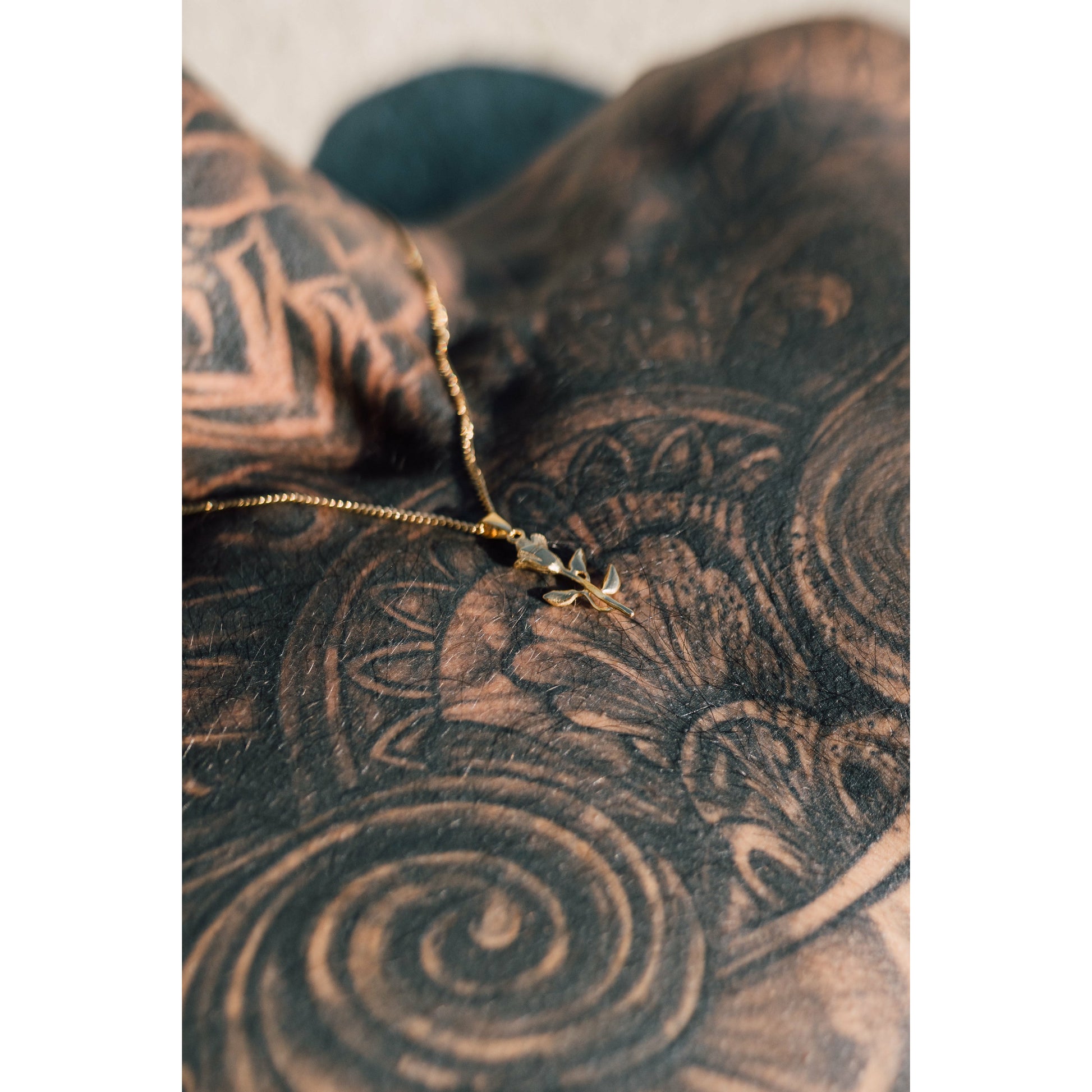 Gold Pendant Necklace - The Rose - linkedlondon